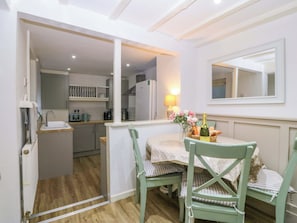 Cottage | Tempat makan