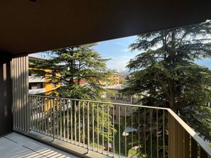 Two Bedroom apartment with 2 bathroom and balcony | Teras/patio