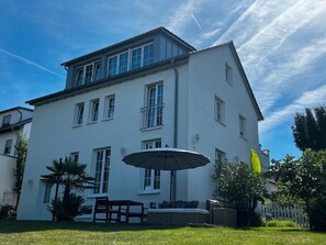 Exterior - Cozy Apartment “Living Above Besigheim” with Mountain View and Wi-Fi (Besigheim)