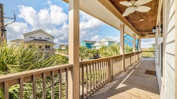 Casa, 3 habitaciones | Terraza o patio