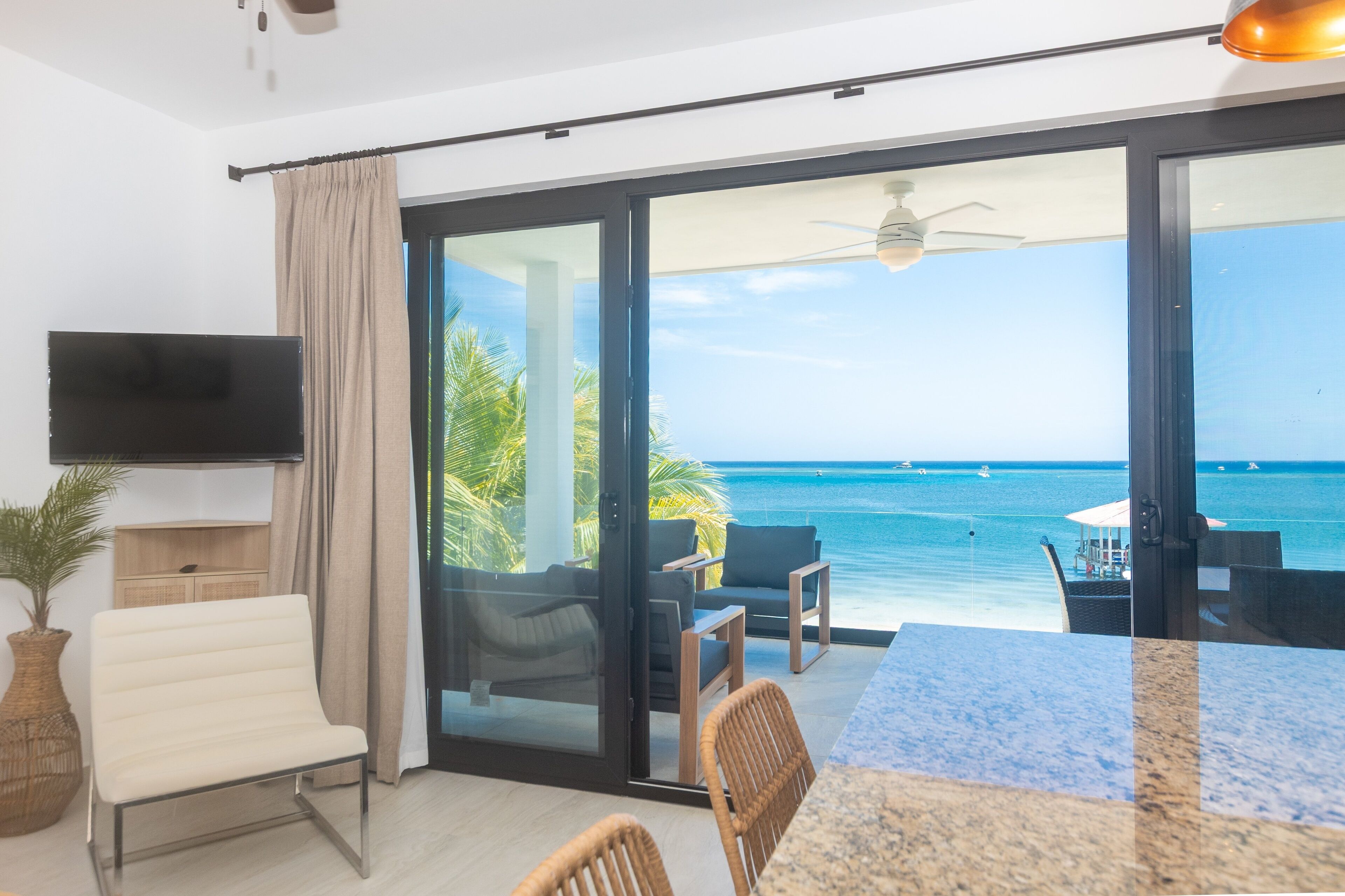 Condo, 1 Bedroom | Dining