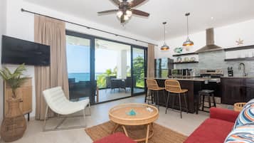 Condo, 1 Bedroom | Living area