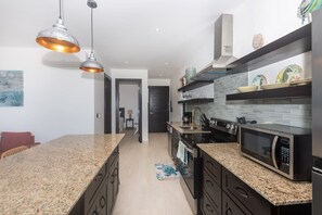 Condo, 1 Bedroom | Private kitchen - Seahorse Escape-apartment #4 1 Bedroom Condo (Roatan)
