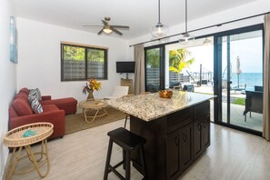 Condo, 2 habitaciones | Área de sala de estar