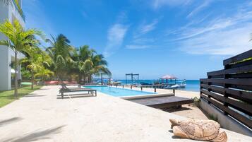 Kondominium, 2 kamar tidur | Kolam renang