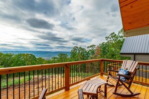 Property grounds - Rally House Pickleball Cabin by Red White & Blue Views (Dade County)