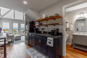 Interior - Lookout Pickleball Stay & Play Mountain Retreat- All 4 cabins (Dade County)