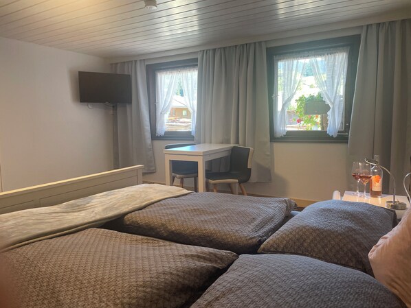 Classic Double Room, Valley View | Room amenity