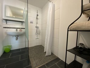 Classic Apartment, Private Bathroom, Mountain View | Bathroom - Nagelfluhhaus Hirsch (Blaichach)