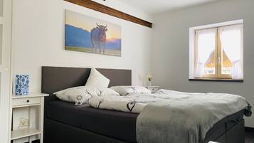 Classic Apartment, Private Bathroom, Mountain View