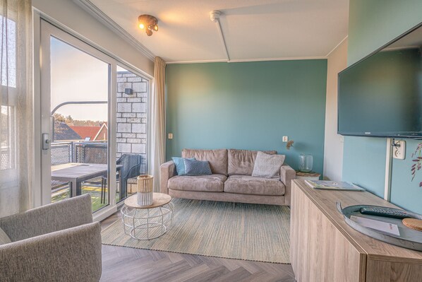 Apartment | Living area - Tasteful 2-person Apartment Near the Center of De Koog (De Koog)