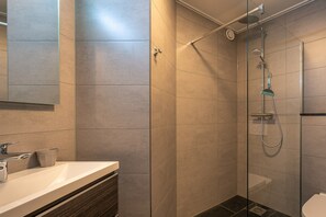 Apartment | Bathroom - Tasteful 2-person Apartment Near the Center of De Koog (De Koog)