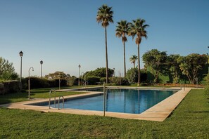 Piscina externa sazonal