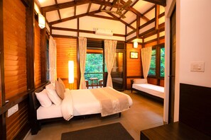 Room - Cascade Villa by Z Vacations (Chikkamagaluru)