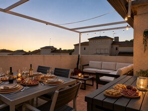 Outdoor dining - Golf Las Ramblas ✨ Apartment with pools, solarium, terrace & private parking (Valencia)
