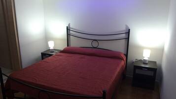 6 bedrooms, WiFi, bed sheets