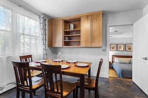 Dining - Quiet corner in the heart of Bar Harbor. A few openings still left. Reserve now! (Bar Harbor)
