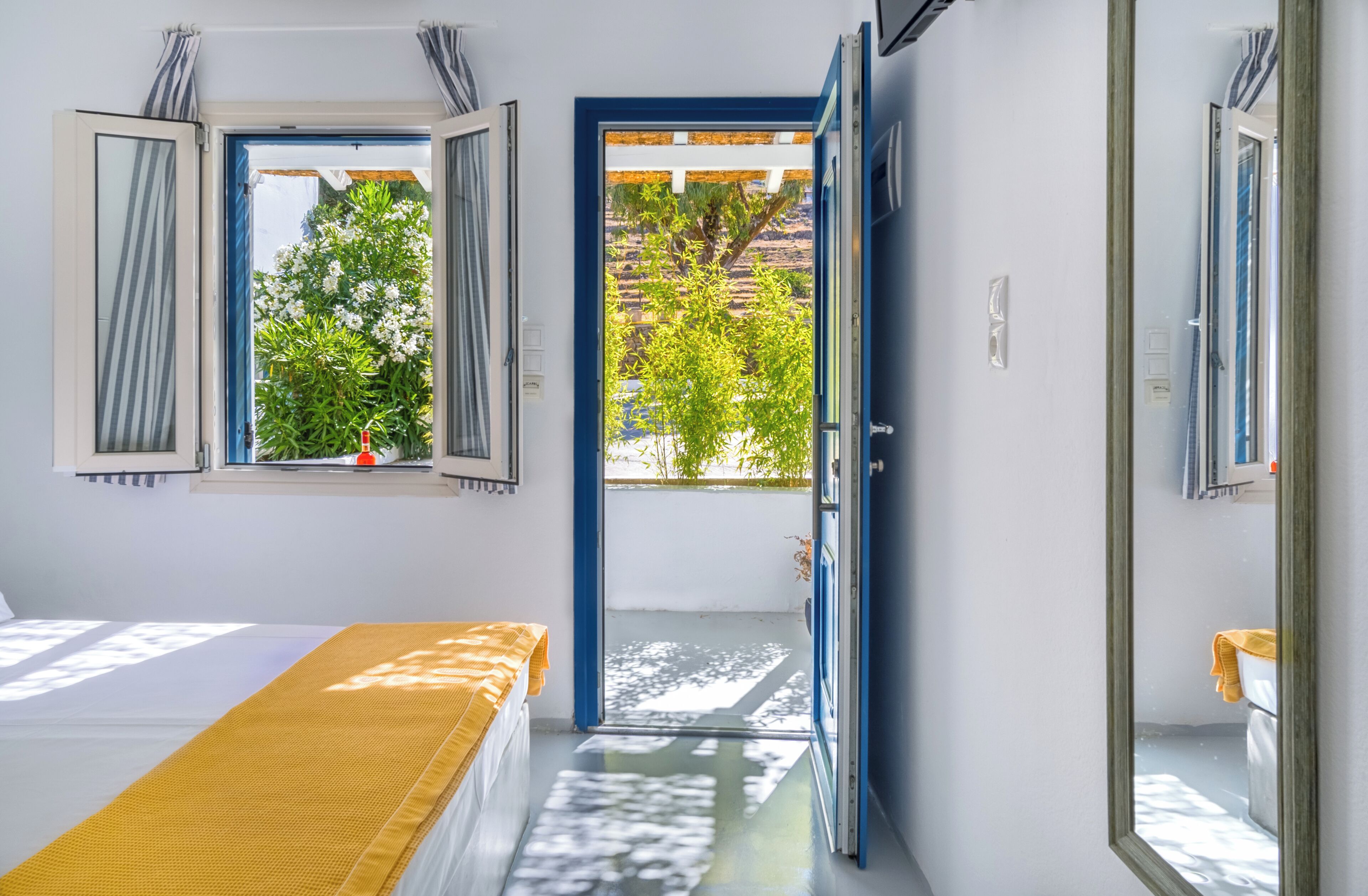 Kahden hengen economy-huone, näköala pihalle | Allergiatestatut vuodevaatteet, pillowtop-patjalliset sängyt