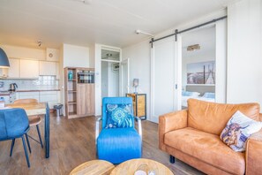 Apartment | Living room - 2 Person Apartment With Island View (De Koog)