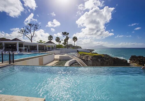 Bubble Glamping King Bed, we Have a 8 Units Like This!