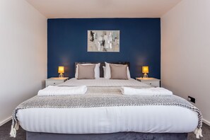 3 室のベッドルーム、アイロン / アイロン台、WiFi、ベッドシーツ