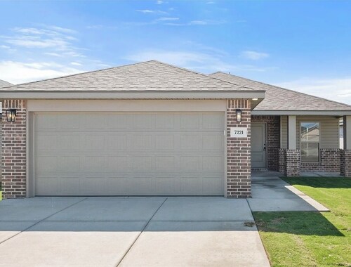 Beautiful brand new home. Just entered VRBO market November 6.  All things new!