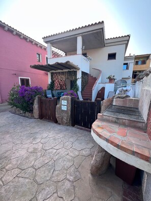 المنطقة المحيطة بالمنشأة