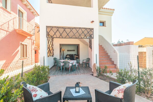 تناول الطعام بالخارج