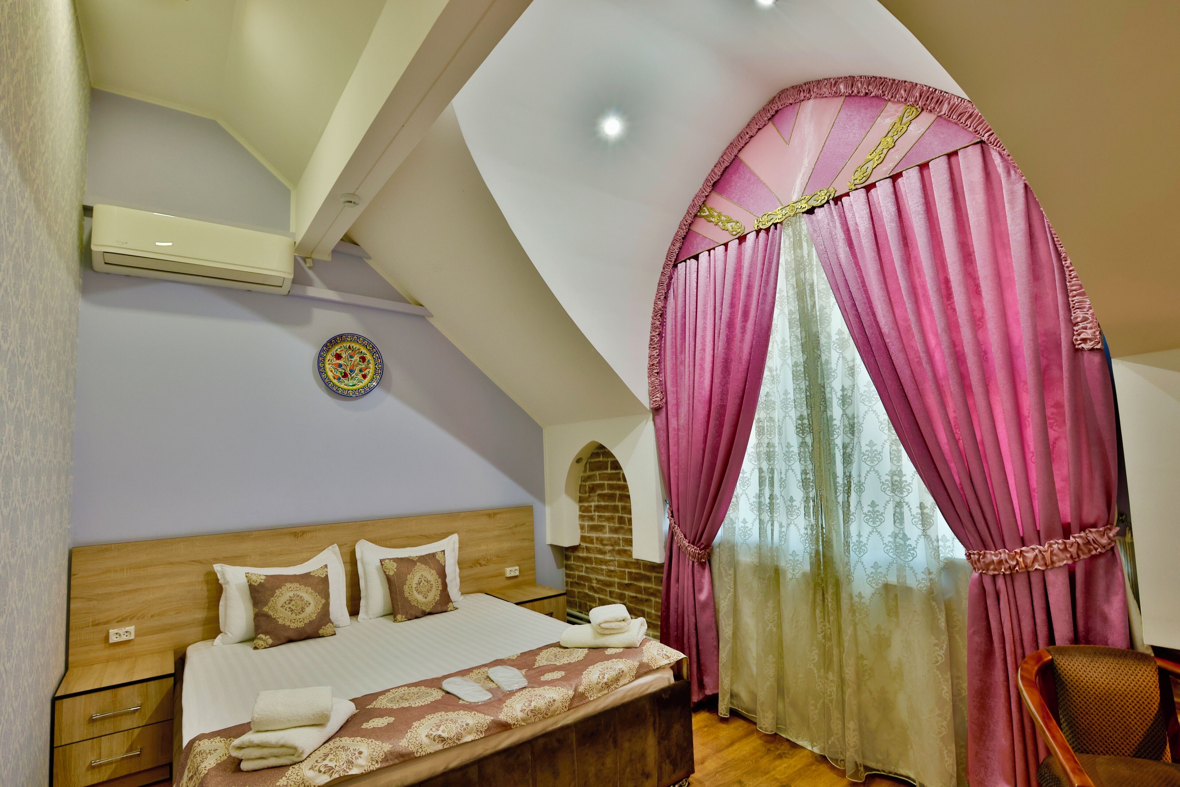 奢华套房, 城市景观 | 办公桌、笔记本电脑工作区、免费 WiFi