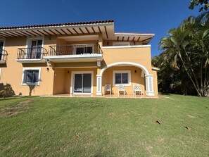 Exterior - 4-bedroom apartment in beautiful Punta Cana with AC and electricity INCLUDED (Punta Cana)