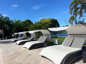 Property grounds - 4-bedroom apartment in beautiful Punta Cana with AC and electricity INCLUDED (Punta Cana)
