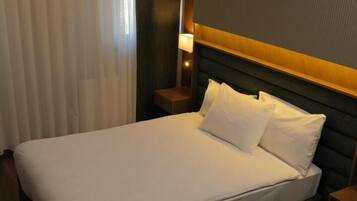 Standardzimmer | Schreibtisch, laptopgeeigneter Arbeitsplatz, kostenloses WLAN