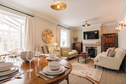 Beautiful 3 BD Home in Chipping Norton