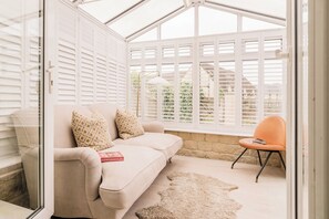 Living area - Beautiful 3 BD Home in Chipping Norton (Chipping Norton)