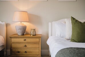 Bàn ủi/dụng cụ ủi quần áo, truy cập Internet không dây miễn phí 