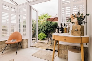 Living area - Beautiful 3 BD Home in Chipping Norton (Chipping Norton)