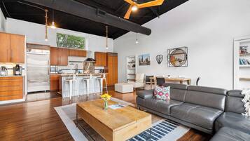 Smart TV, fireplace, offices