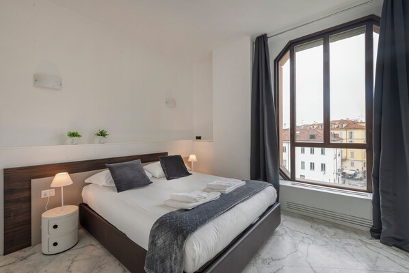 Suite Santo Stefano 1 | Caja de seguridad en la habitación y cortinas blackout 