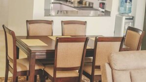Dining room - Pearl Ocean Apartment (Malindi)