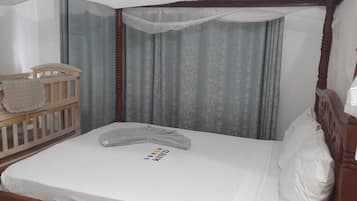 Iron/ironing board, free WiFi