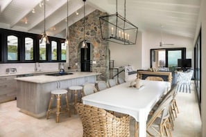 Dining - Stunning 6BR Villa: Private Pool & Ocean Views! (Central)