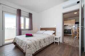 Apartamento | 2 dormitorios, mobiliario individual, tabla de planchar con plancha