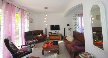 Villa With Clime and Private Pool