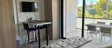 Internet, bed sheets