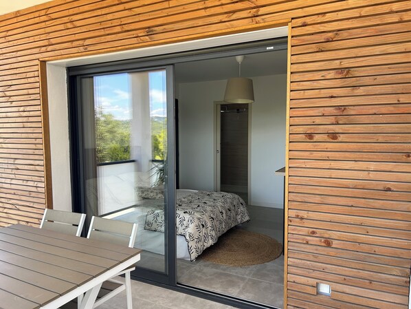 Accès Internet, draps fournis