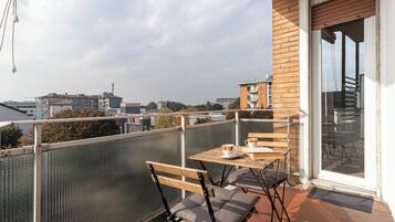 Appartamento (1 Bedroom) | Balcone