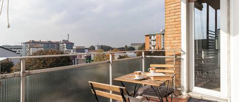 Căn hộ (1 Bedroom) | Ban công