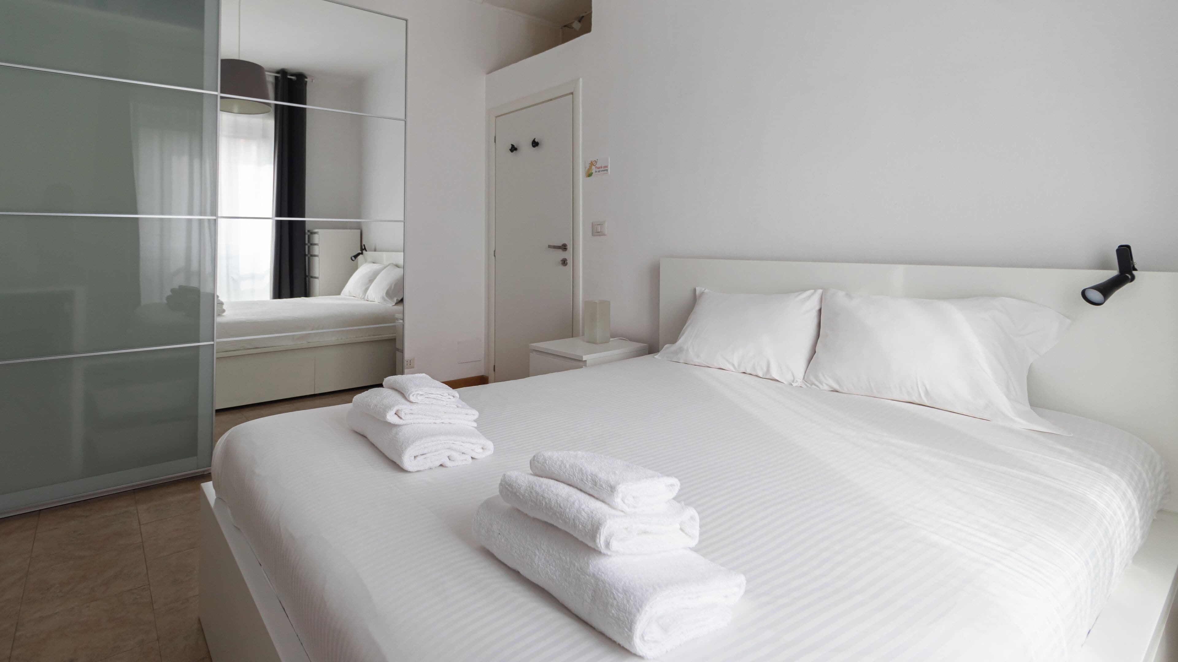 Apartment (1 Bedroom) | 1 bedroom, iron/ironing board, bed sheets