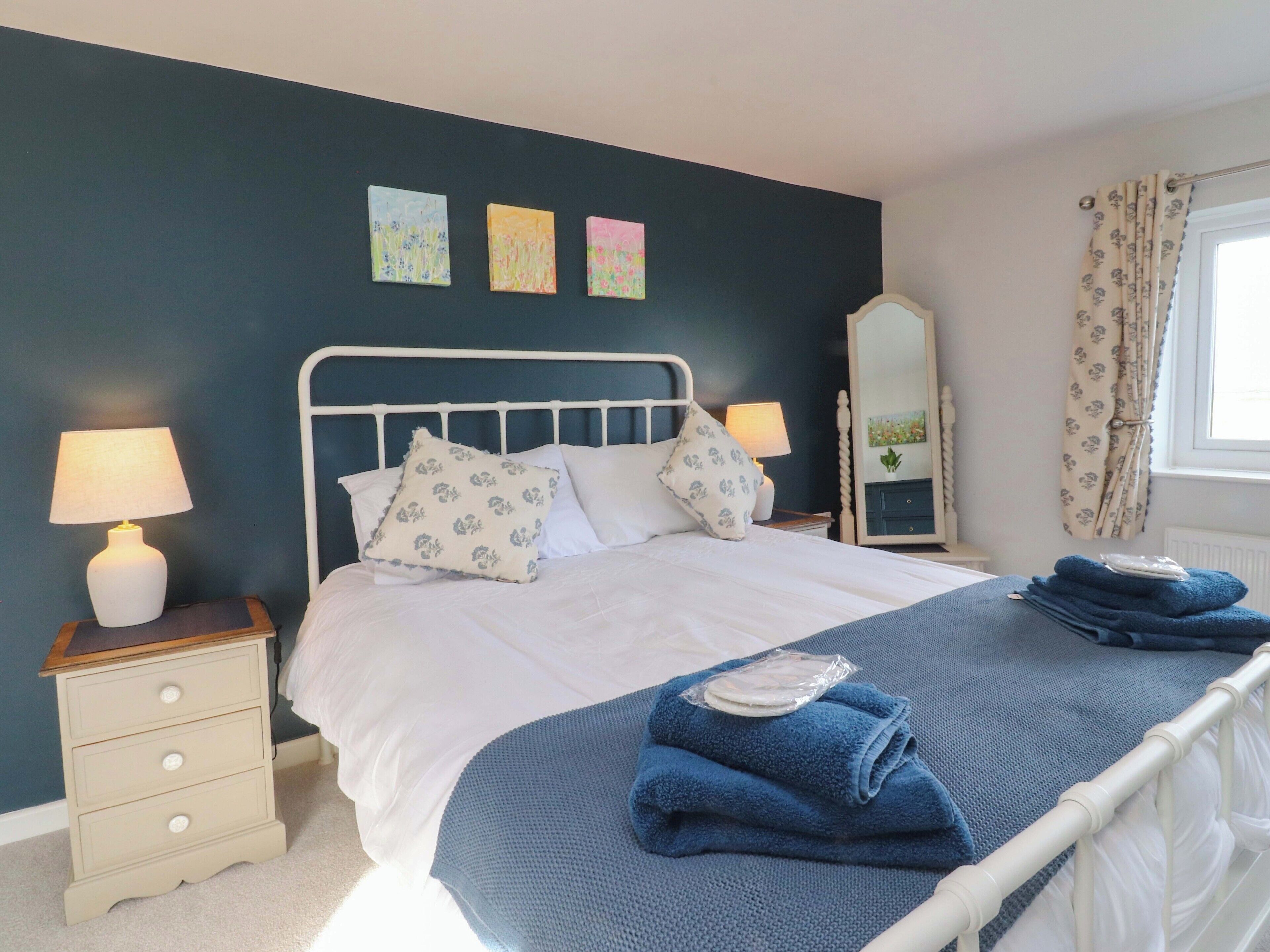 4 Schlafzimmer, individuell dekoriert, individuell eingerichtet