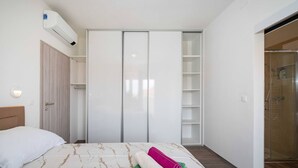Apartment | 2 bedrooms, iron/ironing board, individually furnished - Villa by Bacina Lakes for 25 Guests (Zadar)